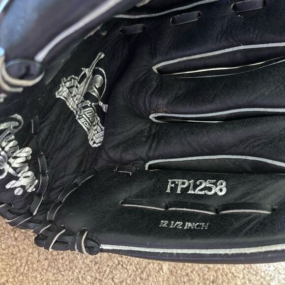 Rawlings FP1258 Fast Pitch 12 1/2” RHT Black Softball Glove - Picture 10 of 11